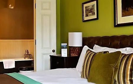 The At Castle Leslie Estate Otel 5*