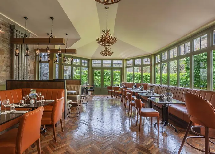 Отель The At Castle Leslie Estate Glaslough